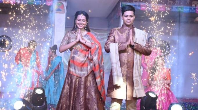 फैशन शो में दिखा खादी वस्त्रों का जलवा