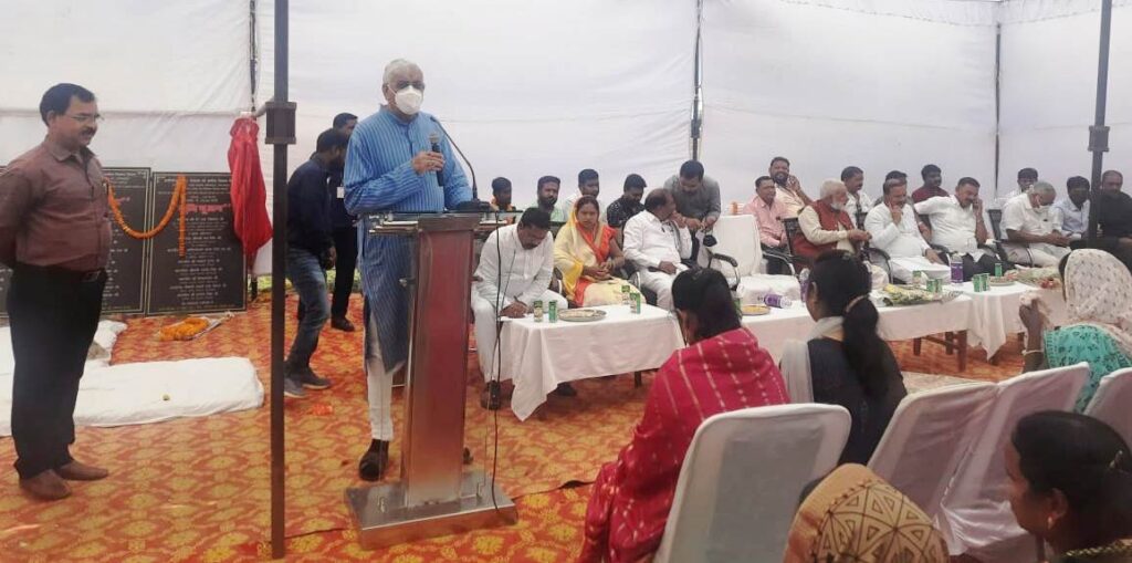 अम्बिकापुर : मनरेगा अभिसरण से ज्यादा से ज्यादा काम कराने का सभी पहल करें- पंचायत एवं ग्रामीण विकास मंत्री सिंहदेव