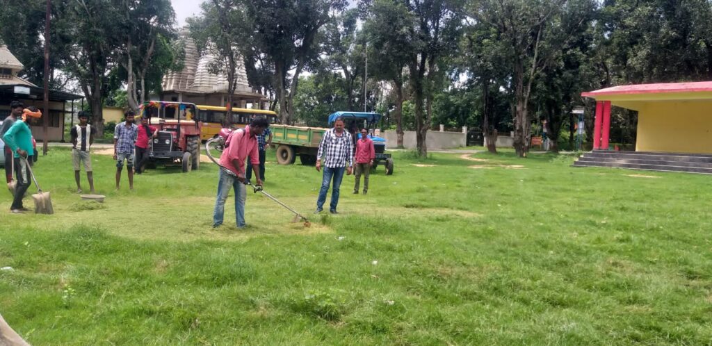 नेता प्रतिपक्ष अन्नपूर्णा प्रभाकर सिंह वार्ड में साफ-सफाई रखने हेतु सभी नगर वासियों से अपील की