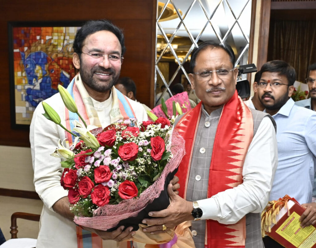  मुख्यमंत्री श्री विष्णु देव साय ने छत्तीसगढ़ के प्रवास पर आए केंद्रीय कोयला एवं खान मंत्री श्री जी. किशन रेड्डी से सौजन्य मुलाकात की