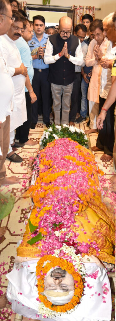 राज्यपाल श्री रमेन डेका ने आतंकी हमले मे जान गंवाने वाले श्री मिरानिया को दी श्रद्धांजलि